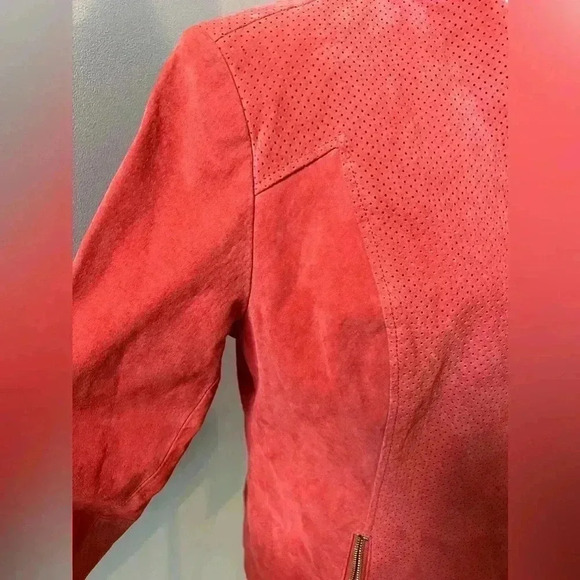 Queen Collection | apricot suede moto style womens jacket. Size: M - Picture 9 of 16